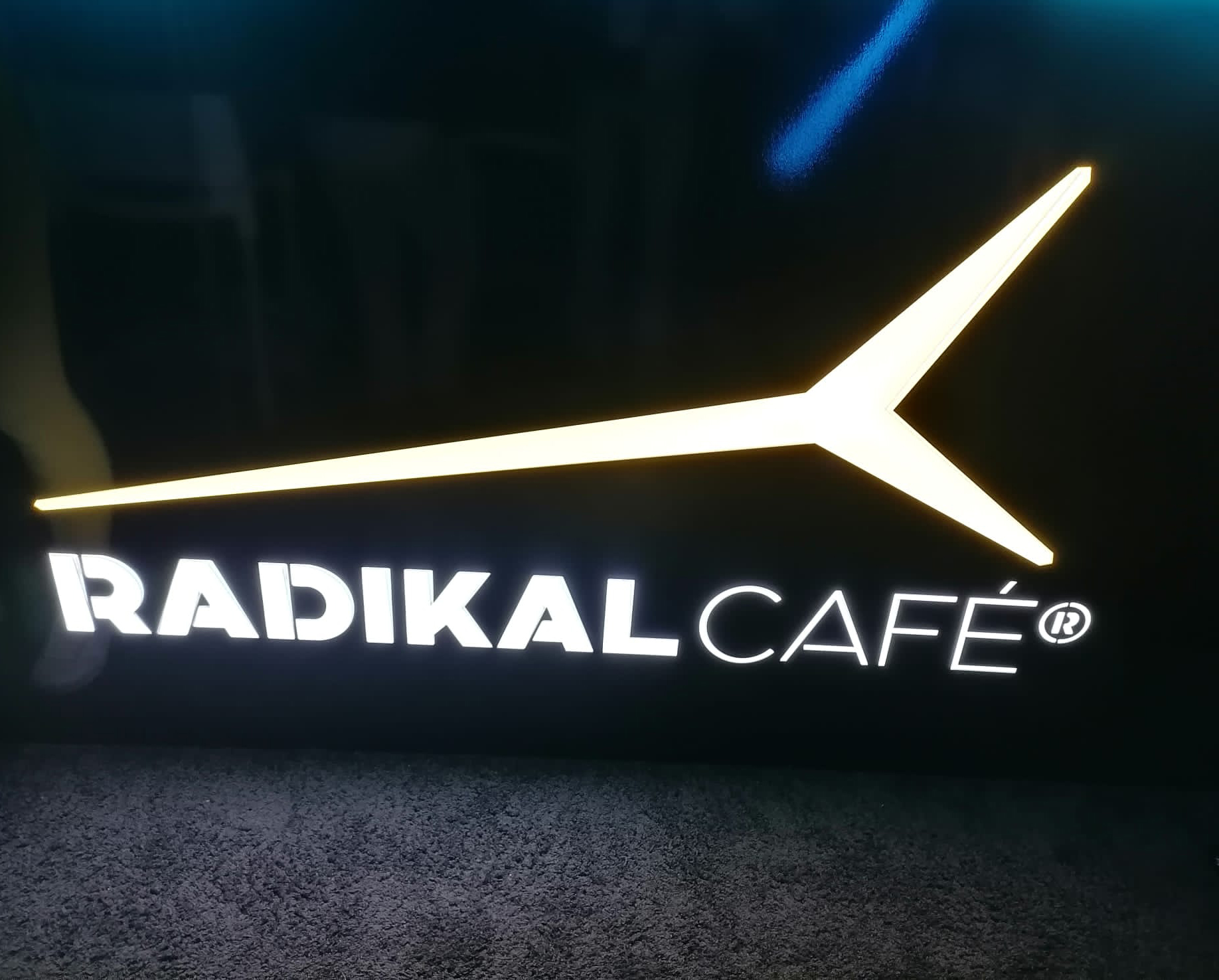 Radikal World