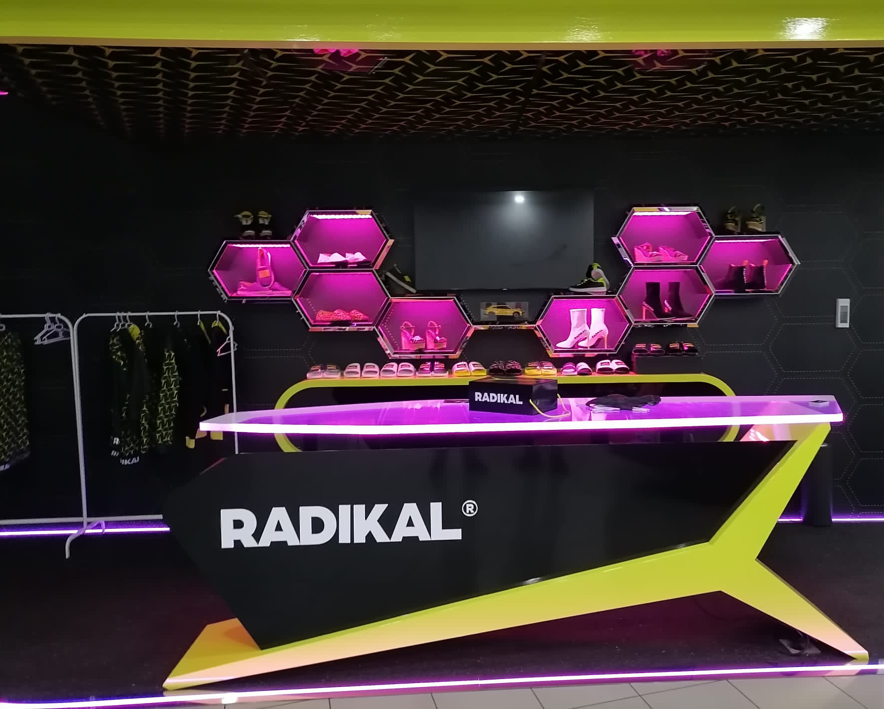 Radikal World